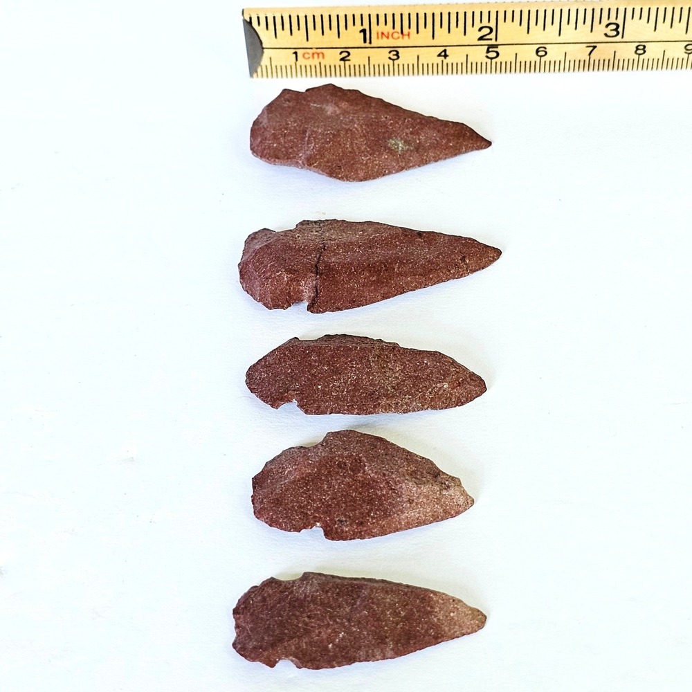 Vintage Stone Arrowheads Set of 5 Red Brown Hand Carved Primitive Artifacts